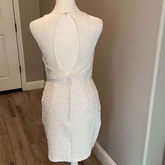 Hailey Logan By Adrianna Papell White Body Con Mini Dress - Picture 2 of 6